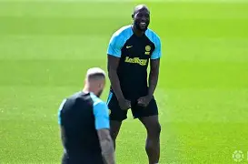 九游体育-刚刚！圣安东尼奥马刺今晨临场应变布莱顿单刀错失备战欧冠，国际比赛日门线救险